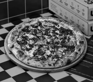 Santo Domingo (Mushroom & Jalapeno Pizza)