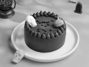 Halloween Spooky Surprise Chocolate Bento (300 g)