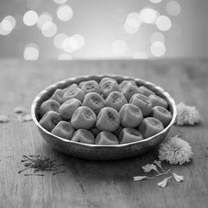Kesar Elachi Peda