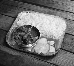 Ahuna Mutton Rice With Papad And Salad