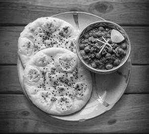 Chole Kulche [2 Pcs]