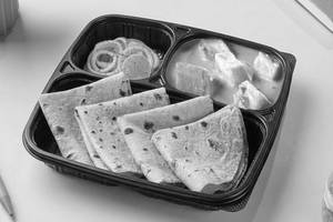 Paneer Hariyali & Chapati Lunchbox