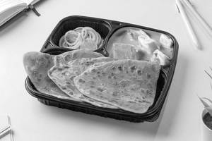 Paneer Hariyali & Paratha Lunchbox