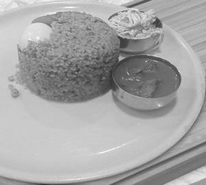 Chicken Kuska With Egg And Chicken Gravy And Raitha