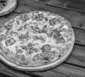 Makhani Paneer Pizza