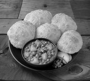 Aloo Matar Gravy 300 Ml Fish 5 Poori