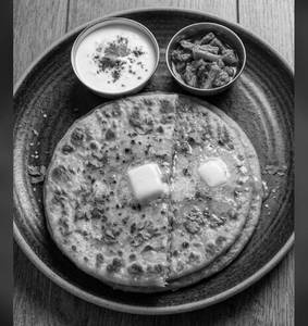 2 Pc Aloo Pyaz Paratha With Amul Butter