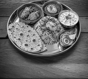Chicken Deluxe Thali