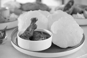 Luchi Mangsho (chicken)