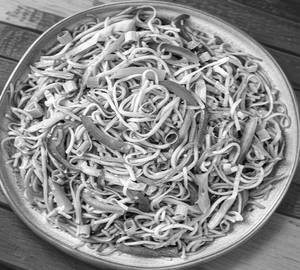 Veg hakka noodles