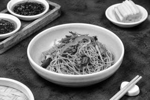 Pulled Hakka Noodles