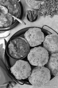 Bedmi Puri With Aloo Sabji (3 Pcs)