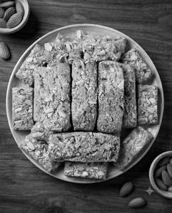 Almond Bar [250 Grams]