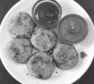 2 Pc Aloo Pyaz Tikki