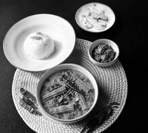 Drumstick Dal With Rice & Pickle