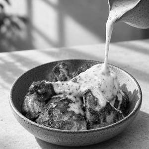 Creamy White Gravy Grilled Chicken