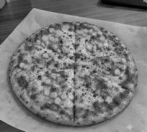 Golden corn pizza
