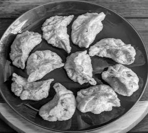 CHICKEN FRIED MOMOS
