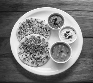 Onion Uttapam [2 Pcs]