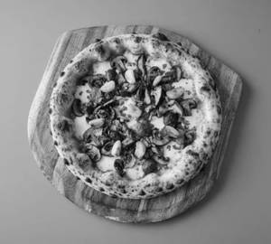 Naples Sourdough Grilled Garlic & Roasted Mushroom Pizza