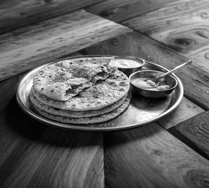 Ghee Sugar Paratha ( 1pc)