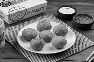 Veg Cheese Kurkure Momos