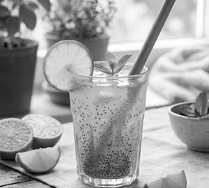 Fresh Lime Juice With Chia Seeds (Sweet / Salt)