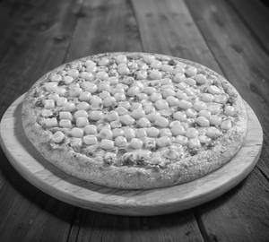 Golden corn pizza