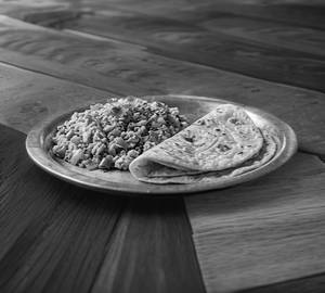 Egg Bhurji With 2 Chapati