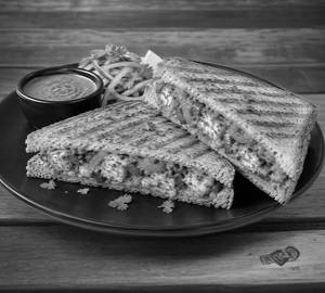 4 Pc Makhni Sauce Sandwich With Veggies