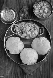 3 poori  with palya