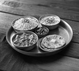 Paneer Masala ComboPaneer Masala+Jeera Rice+riyta+2roti+Salad+Achar
