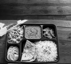 Ghar Jaisi Veg Thali
