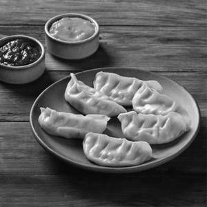 Paneer Veg Momos - Steamed