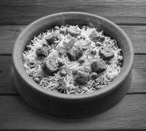 Soya Chaap Veg Handi Biryani With Salad & Chutney