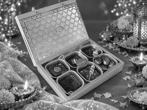 Diwali Assorted Brownies & Chocolates Hamper