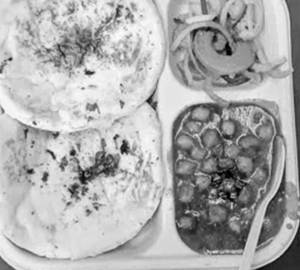 Amritsari chole kulche