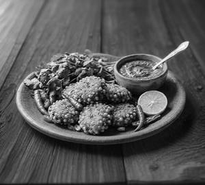 Sabudana Vada [4 Pieces] With Green Chutney