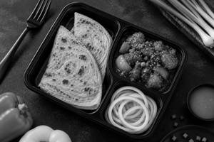 Lachha Paratha And Chilli Chicken Combo