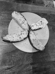Quadro Garlic Bread