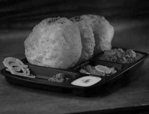 Dum Aloo & Puri