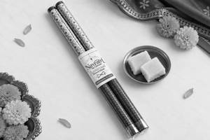 Dandiya Set (2 pcs) & Sweet