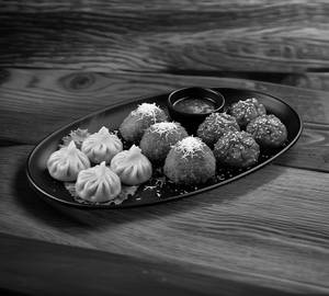 Cheese momos platter