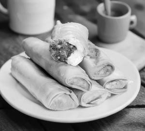 Cheese spring roll