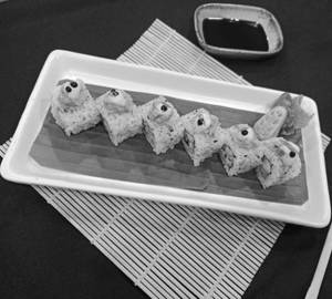 Spicy Salmon Uramaki [ 6Pieces]