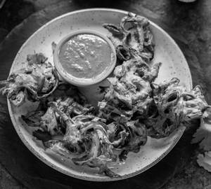 Onion (kanda bhajiya)