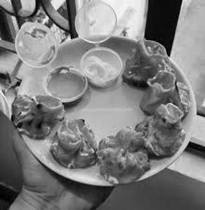 Veg Chilly Momos [6 Pieces]