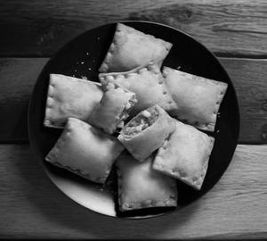 Pizza Puff [2 Pieces]