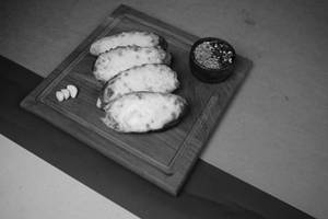 Classic Cheese Garlic Bread