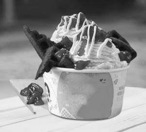 Berry Velvet sundae